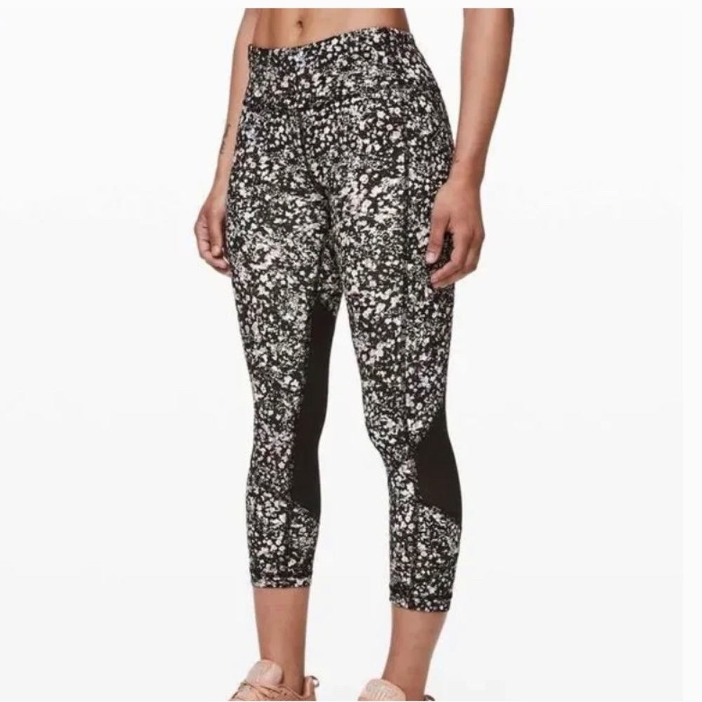 Lululemon Pace Rival Crop 22" Floral Spritz Multi/ Black Mesh Pockets sz 6